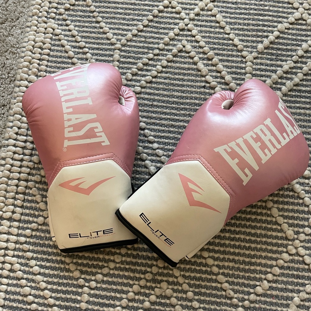 Everlast Pink and White Boxing Gloves